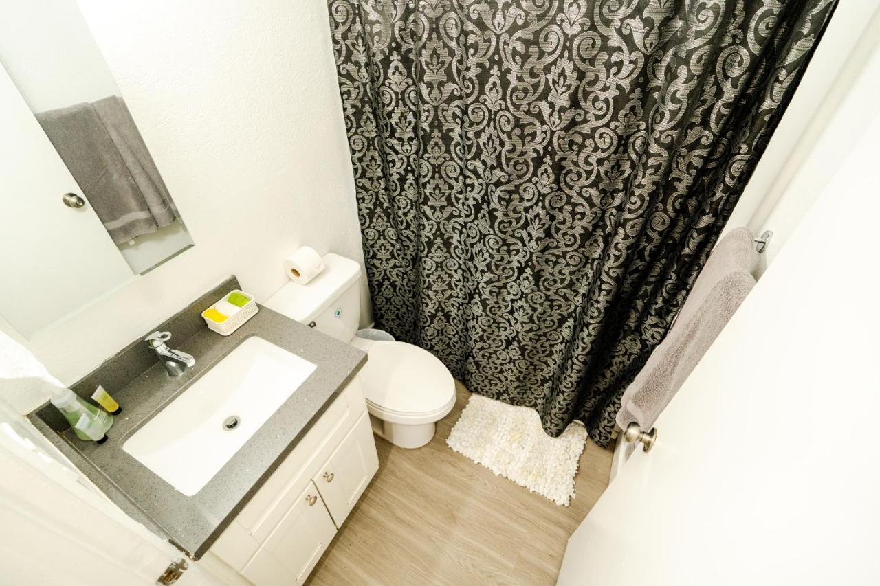 Cozy Small 2 Bedroom In Koreatown/Hollywood لوس أنجلوس المظهر الخارجي الصورة