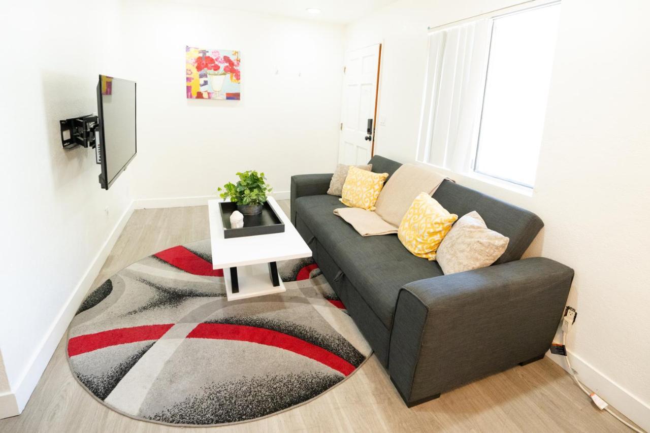 Cozy Small 2 Bedroom In Koreatown/Hollywood لوس أنجلوس المظهر الخارجي الصورة