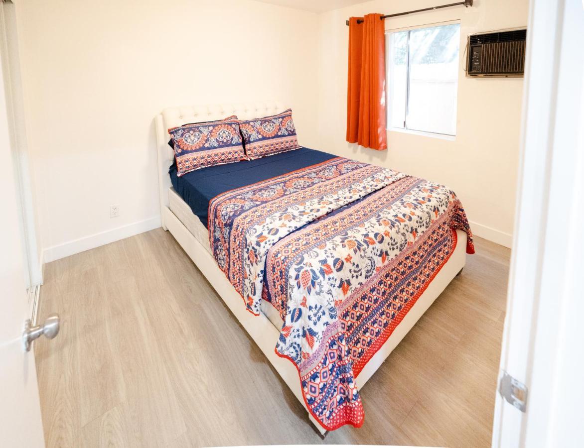 Cozy Small 2 Bedroom In Koreatown/Hollywood لوس أنجلوس المظهر الخارجي الصورة