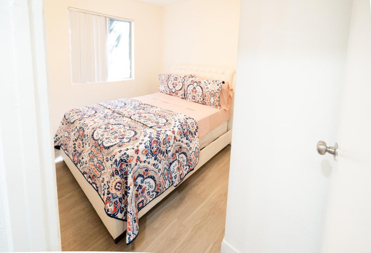 Cozy Small 2 Bedroom In Koreatown/Hollywood لوس أنجلوس المظهر الخارجي الصورة