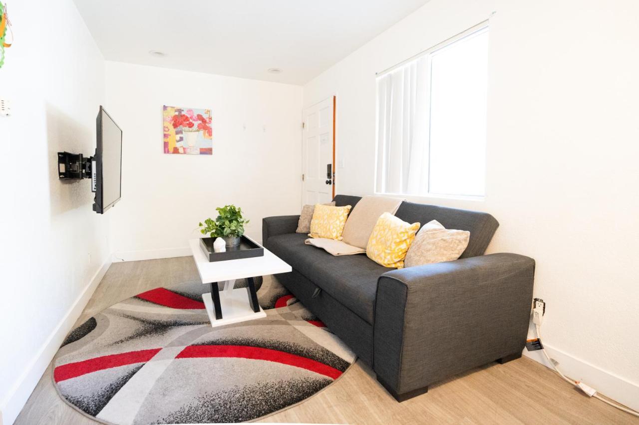 Cozy Small 2 Bedroom In Koreatown/Hollywood لوس أنجلوس المظهر الخارجي الصورة